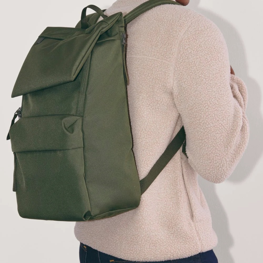 Everlane ReNew Transit Backpack - Picture 3 of 7